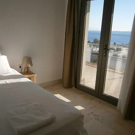 Vista Suites *